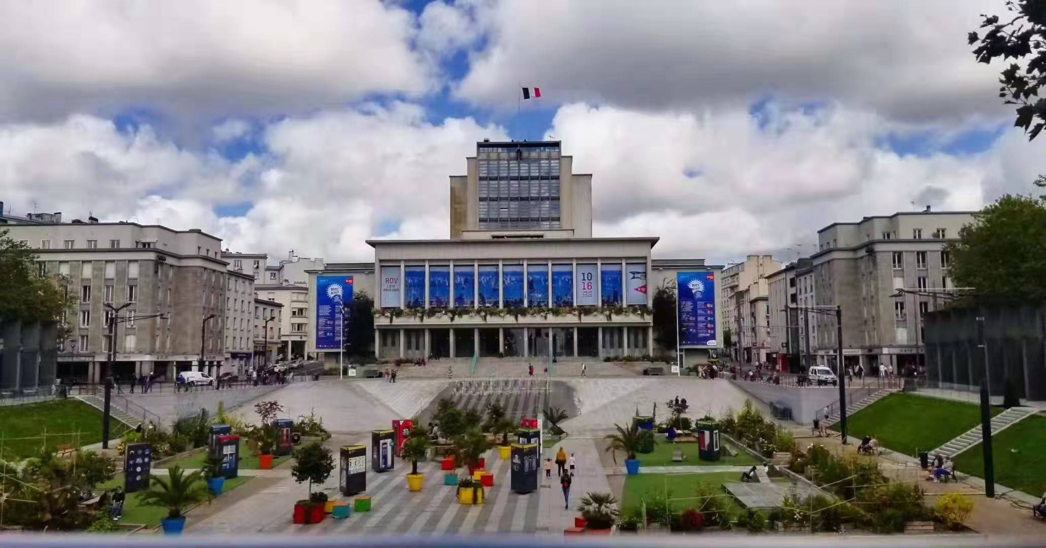 美丽的布雷斯特商学院