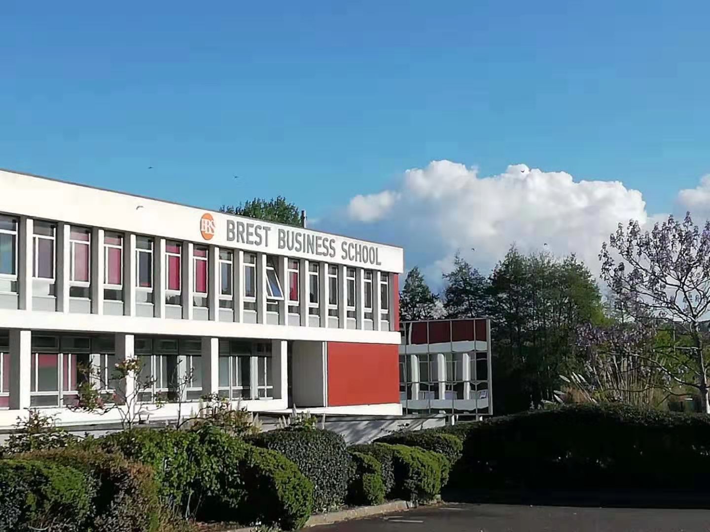 美丽的布雷斯特商学院