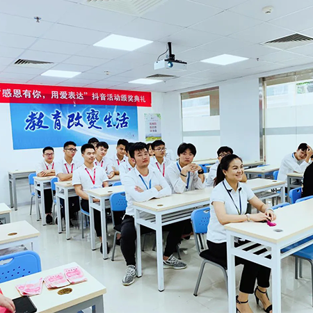 北大青鸟云南校区学员风采2021