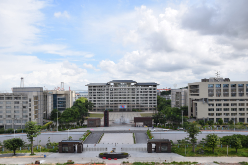 广州航海学院1.png