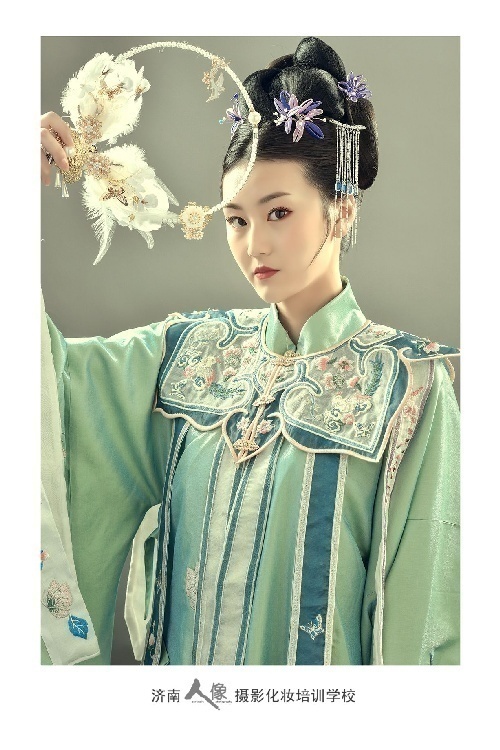 济南化妆培训学校高端新娘跟妆班