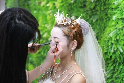 现在学化妆有前途吗？合肥学化妆的出路是什么?