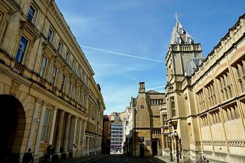 布里斯托尔留学